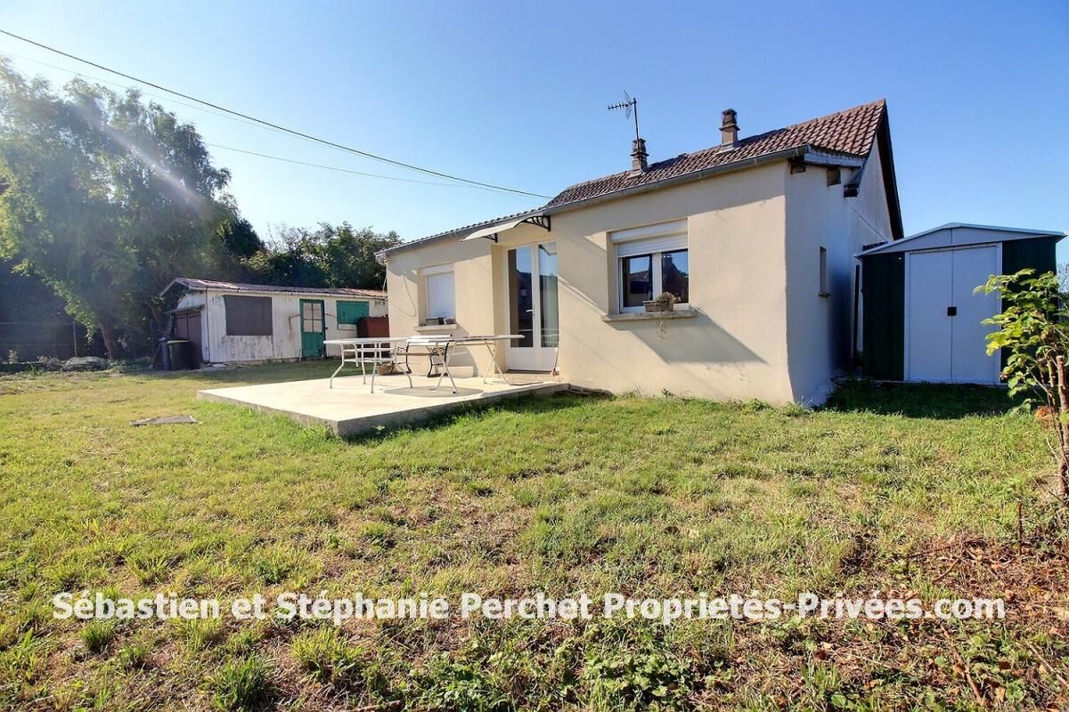 Casa de 2 dormitorios en Patay, France No. 316102