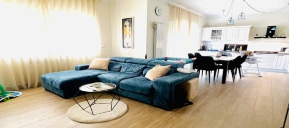 2 Schlafzimmer Wohnung in Pozzuoli, Italy, Nr. 296520 2