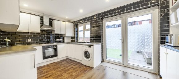 5 bedrooms Commercial property in London, United Kingdom No. 13410 4