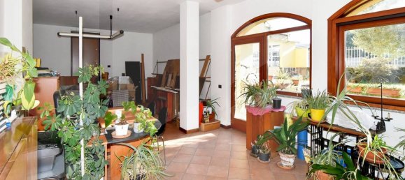7 rooms Villa in Busto Garolfo, Italy No. 23199 23