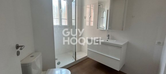 2 bedrooms Duplex in Seine-Saint-Denis, France No. 186797 8