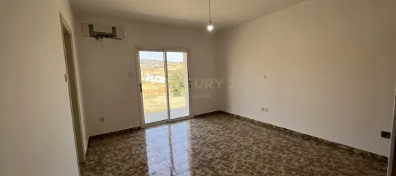 4 chambres Bungalow à Monagroulli, Cyprus No. 4325 7