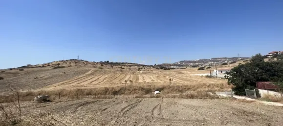 4 chambres Bungalow à Monagroulli, Cyprus No. 4325 2