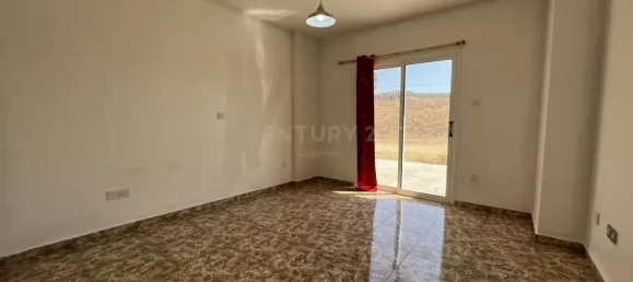 4 chambres Bungalow à Monagroulli, Cyprus No. 4325 6