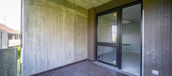 4 rooms Apartment in Malgrate, Italy No. 25514 10