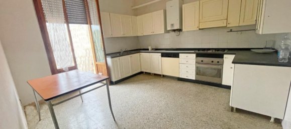 2 bedrooms Apartment in Poggibonsi, Italy No. 269508 2