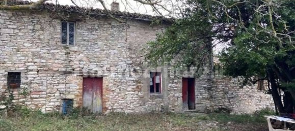 4 Schlafzimmer Haus in Fossombrone, Italy, Nr. 175946 4