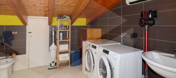 Квартира с 3 комнатами в Парабьяго, Италия № 21697 17