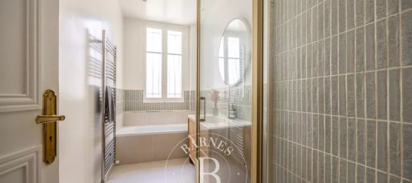 2 bedrooms Apartment in Paris, France No. 348913 7