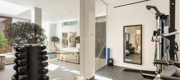 6 bedrooms Villa in Marbella, Spain No. 105810 19