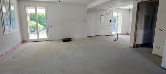 8 rooms Villa in Romano di Lombardia, Italy No. 106737 10