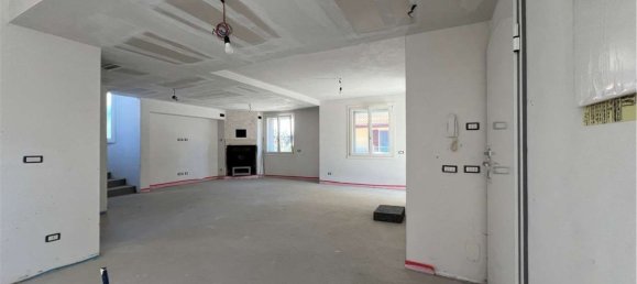 8 rooms Villa in Romano di Lombardia, Italy No. 106737 7