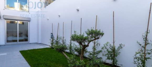 3 bedrooms Apartment in Lisbon, Portugal No. 11024 2