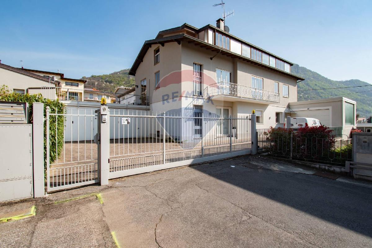 Apartamento de 1 dormitorio en Iseo, Italy No. 293496