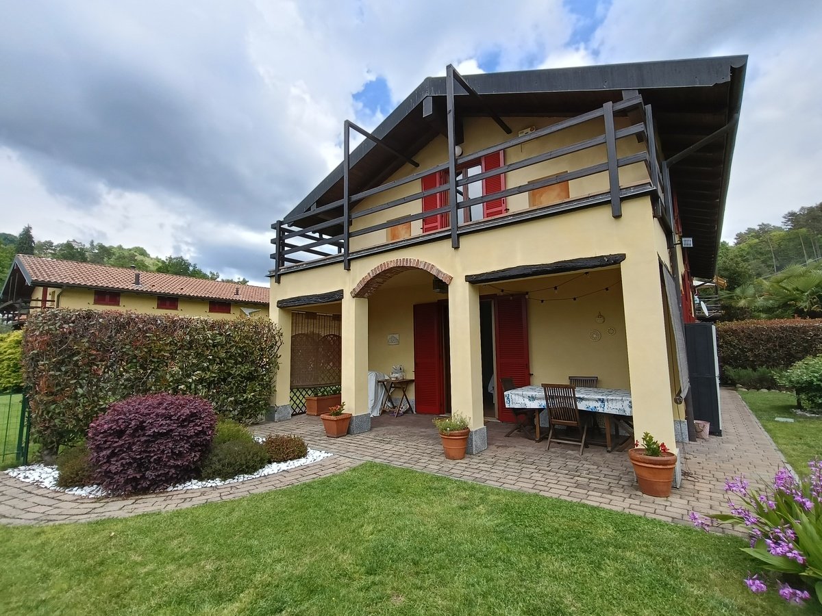 3 bedrooms House in Bolzano Novarese, Italy No. 361700