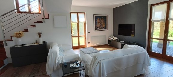 3 bedrooms House in Bolzano Novarese, Italy No. 361700 3