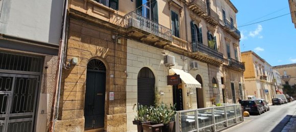 4 rooms Apartment in Lecce, Italy No. 306400 2