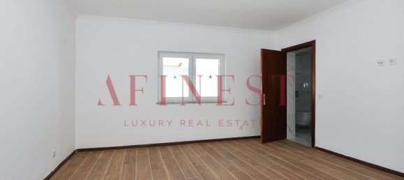 5 bedrooms Villa in Seixal, Portugal No. 132725 12