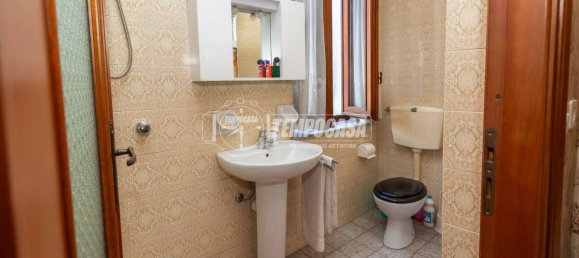 Casa de 5 divisões em Santena, Italy N.º 296384 16