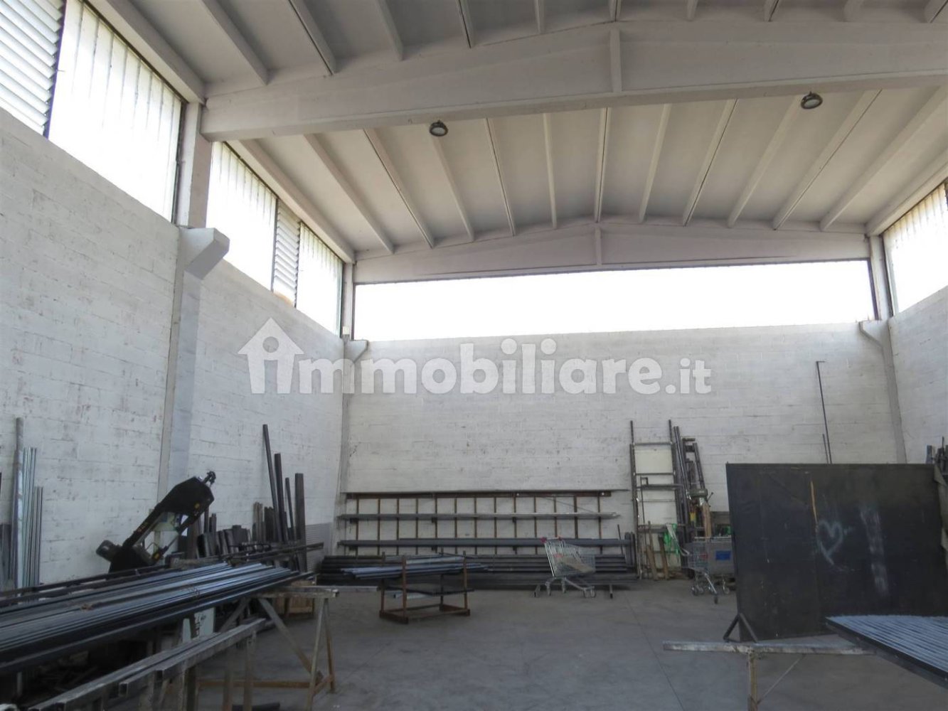 1 room Warehouse in Calendasco, Italy No. 17196
