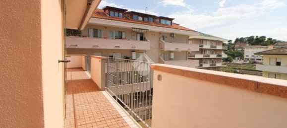 3 Schlafzimmer Wohnung in Francavilla al Mare, Italy, Nr. 373555 9