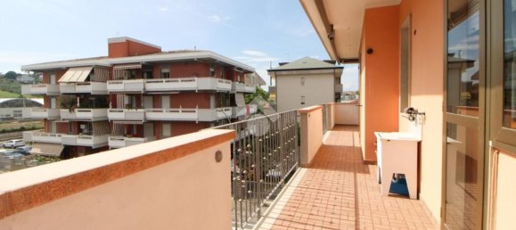 3 Schlafzimmer Wohnung in Francavilla al Mare, Italy, Nr. 373555 12