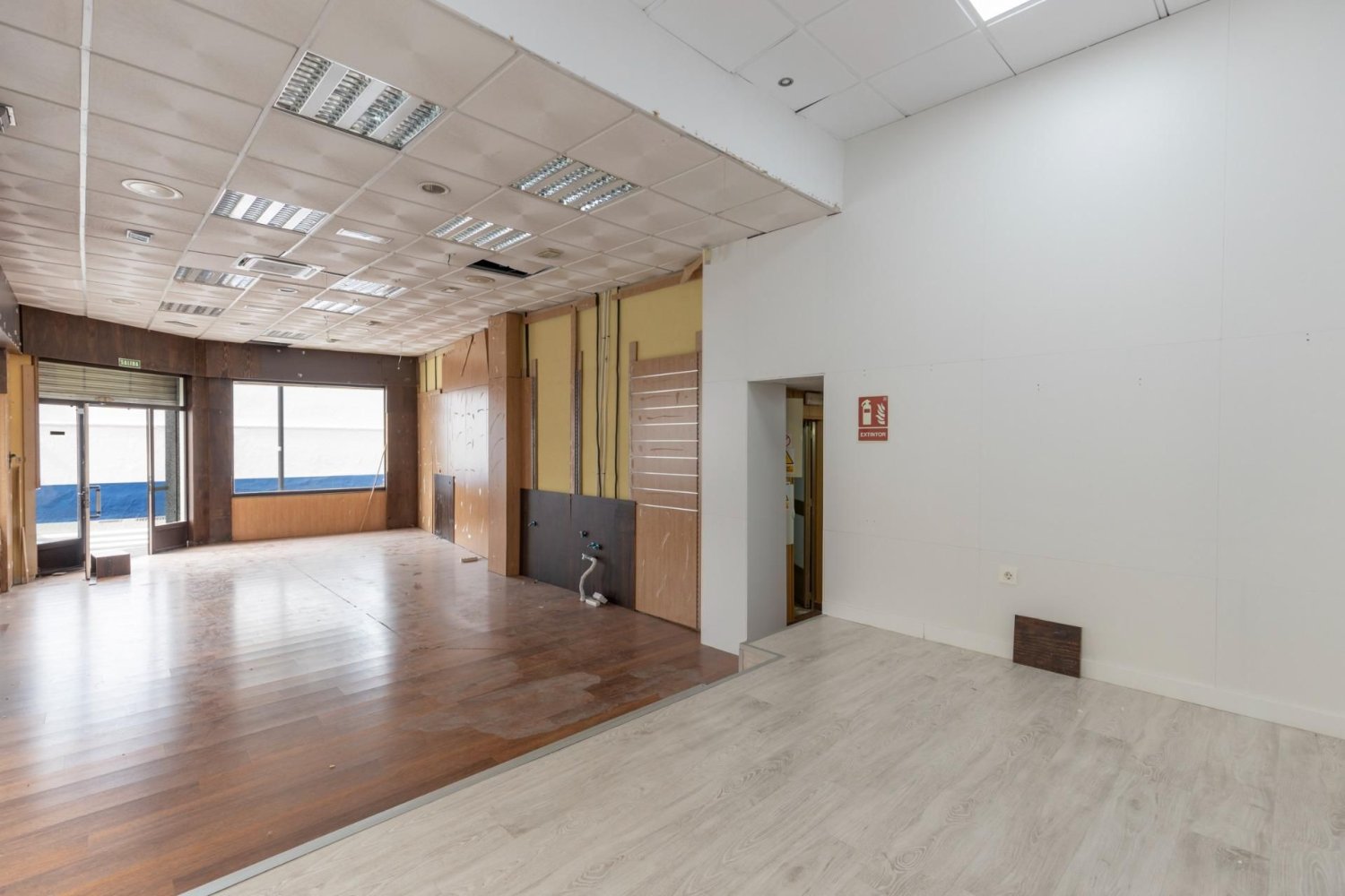 113m² Commercial property in Maracena, Spain No. 86384