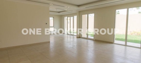 4 bedrooms Villa in Al Barsha, UAE No. 1560 2