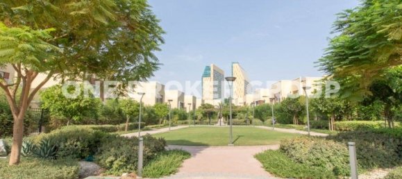 4 bedrooms Villa in Al Barsha, UAE No. 1560 16