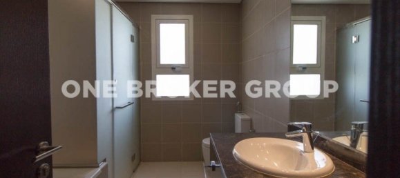 4 bedrooms Villa in Al Barsha, UAE No. 1560 14