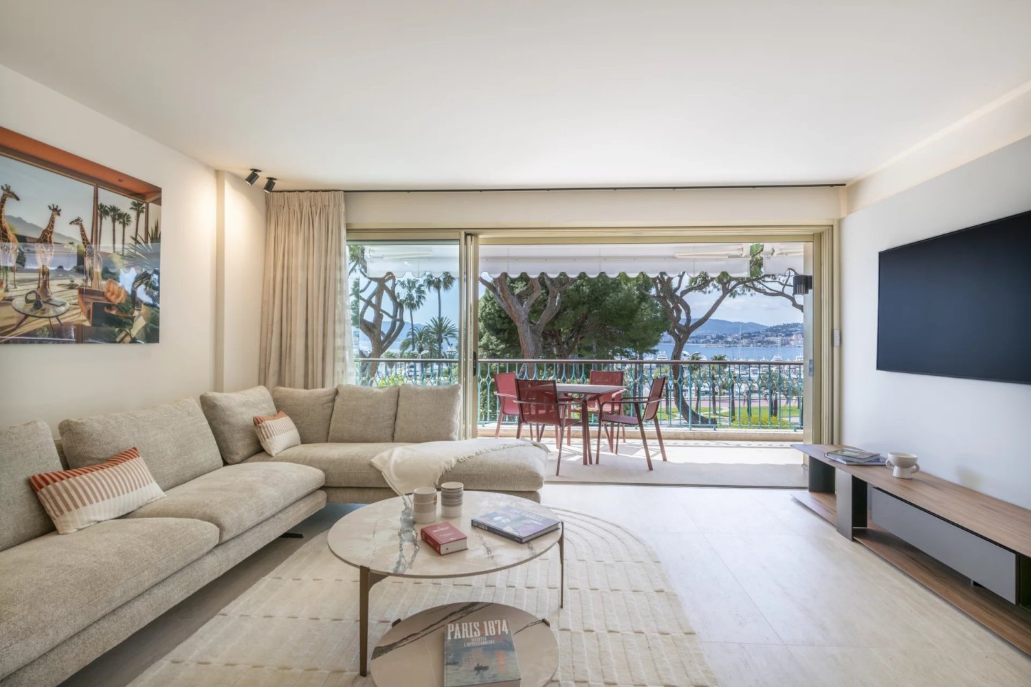 3 bedrooms Apartment in Cannes, France No. 103