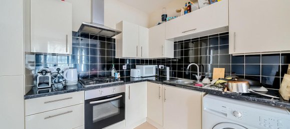 3 bedrooms Apartment in London, United Kingdom No. 7741 3