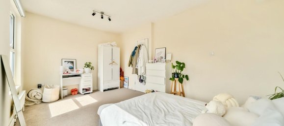 3 bedrooms Apartment in London, United Kingdom No. 7741 6