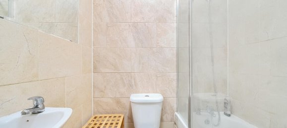 3 bedrooms Apartment in London, United Kingdom No. 7741 7