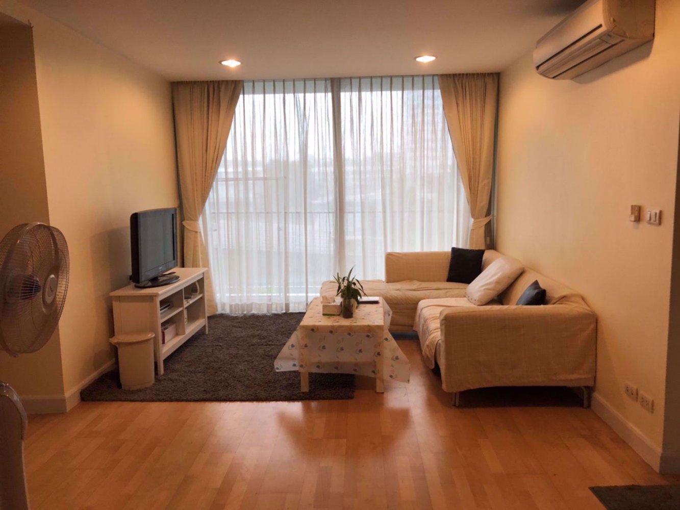 Condominio de 2 dormitorios en Khlong San, Thailand No. 9828