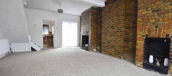 2 bedrooms Commercial property in London, United Kingdom No. 12457 4