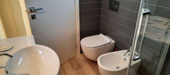 8 rooms House in Corneliano d'Alba, Italy No. 49734 18