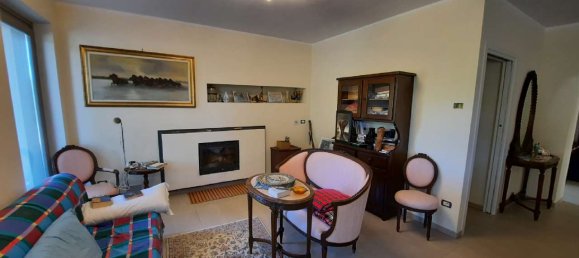 8 rooms House in Corneliano d'Alba, Italy No. 49734 3