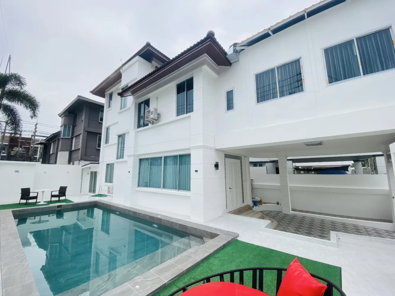 Дом с 4 спальнями в Паттайя, Таиланд № 71738