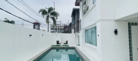 Дом с 4 спальнями в Паттайя, Таиланд № 71738 2