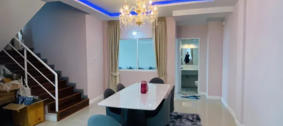 Дом с 4 спальнями в Паттайя, Таиланд № 71738 10