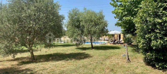 3 bedrooms House in Castiglione del Lago, Italy No. 168966 3