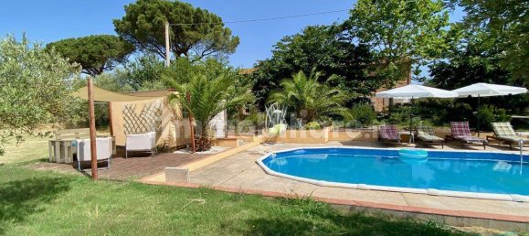 3 bedrooms House in Castiglione del Lago, Italy No. 168966 5