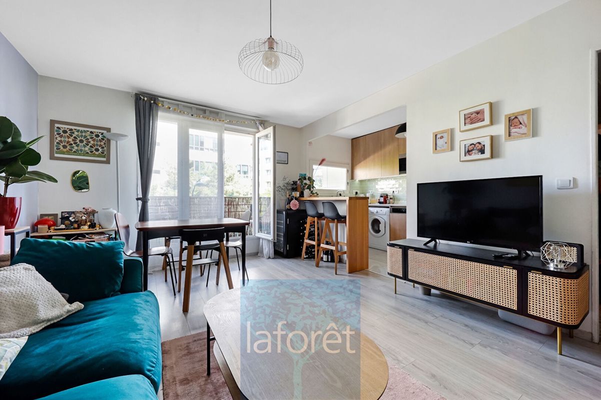 2 chambres Appartement à Clichy, France No. 170997