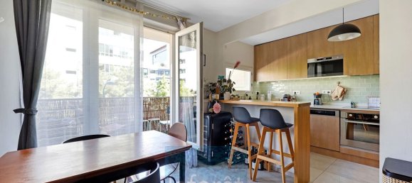 2 chambres Appartement à Clichy, France No. 170997 2