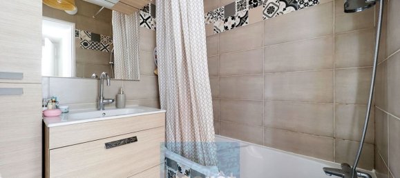 2 chambres Appartement à Clichy, France No. 170997 6