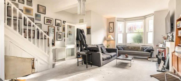 3 bedrooms House in London, United Kingdom No. 12693 2