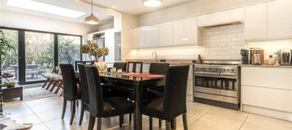 3 bedrooms House in London, United Kingdom No. 12693 3