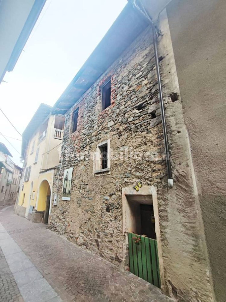 3 bedrooms House in Colazza, Italy No. 399964