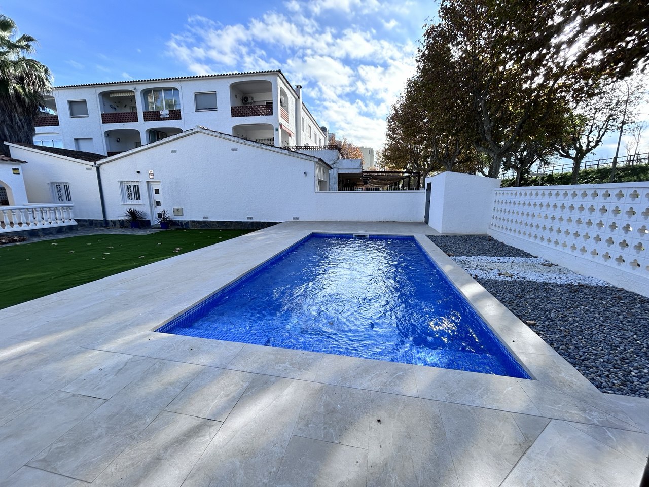 Apartamento de 2 habitaciónes en Empuriabrava, Spain No. 289986